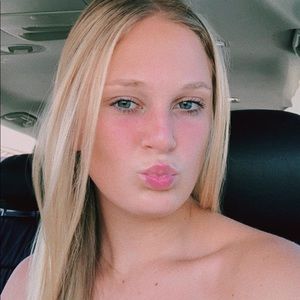 Meet your Posher, Hailey